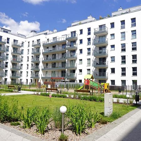 Red Wall Apartment In The Old Town Гданьск Экстерьер фото